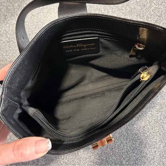 Salvatore Ferragamo Black Leather Trifolio Shoulder Bag - Picture 15 of 16